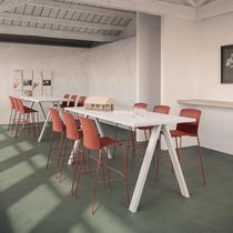 Table mange-debout contemporaine / en mélaminé...