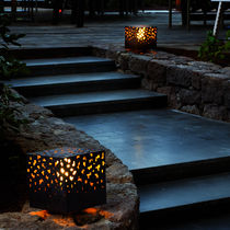 Lampe de sol / contemporaine / en acier...