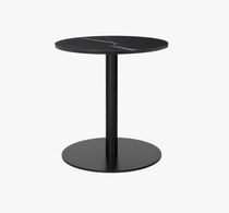Table contemporaine / en chêne / avec piètement...