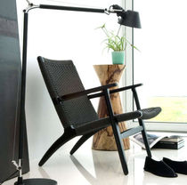 Fauteuil contemporain / par Hans J. Wegner