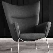 Fauteuil contemporain / en cuir / par Hans...