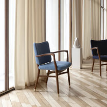 Chaise contemporaine / en tissu / en cuir...