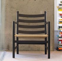 Fauteuil contemporain / en bois / par Hans...