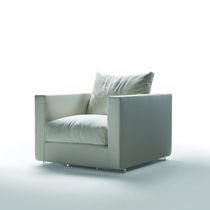 Fauteuil contemporain / en tissu / en cuir