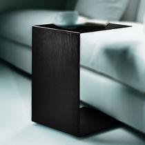 Table d'appoint contemporaine / en métal...
