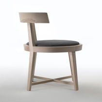 Chaise contemporaine / avec revêtement amovible...