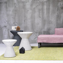 Table d'appoint contemporaine / en rotin...