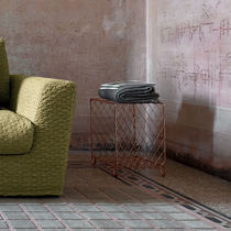 Table d'appoint contemporaine / en acier...