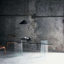 Table à manger contemporaine / en verre...