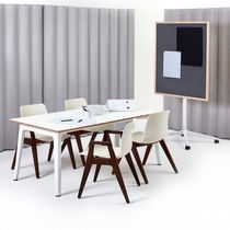 Chaise visiteur contemporaine / en bois...