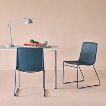 Chaise visiteur contemporaine / en plastique...