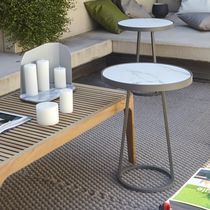 Table d'appoint contemporaine / en acier...