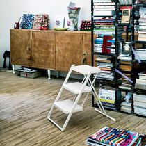 Escabeau contemporain