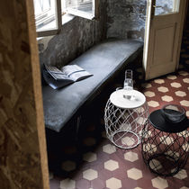 Table d'appoint contemporaine / en frêne...