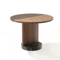 Table basse contemporaine / en noyer / en...