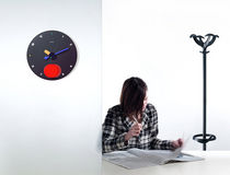 Horloge contemporaine / analogique / murale...