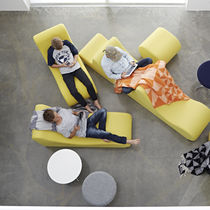 Chaise longue contemporaine / en mousse...