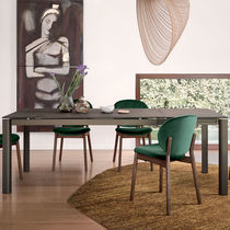 Table contemporaine / en verre / en céramique...