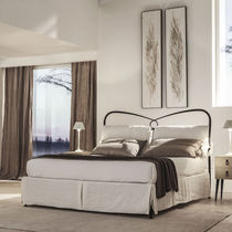 Lit double / classique / en fer / 160x200...