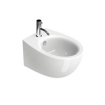 Bidet suspendu / en céramique