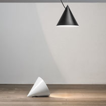 Lampe de sol / contemporaine / en aluminium...