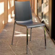 Chaise contemporaine / en cuir / en polypropylène...