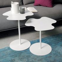 Table d'appoint contemporaine / en métal...