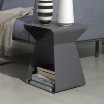 Table d'appoint contemporaine / en métal...