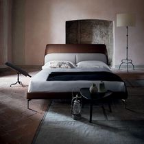 Lit double / contemporain / tapissé / avec...