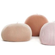 Pouf contemporain / en laine / en mérinos...