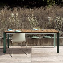 Table contemporaine / en teck / en aluminium...