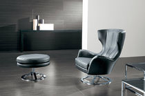 Fauteuil contemporain / en cuir / avec repose-pieds...