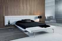 Lit double / contemporain / tapissé / en...