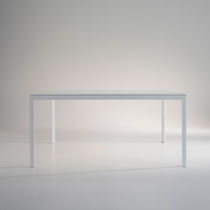 Table contemporaine / en bois / en marbre...