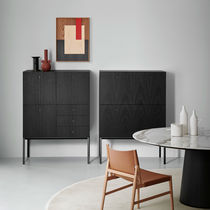 Meuble de rangement sur pied