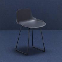 Chaise contemporaine / luge / recyclable...