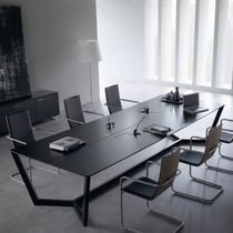 Table de réunion contemporaine / en bois...
