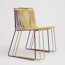 Chaise contemporaine / en tissu / en bois...
