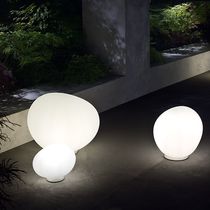 Lampe de sol / contemporaine / en polyéthylène...