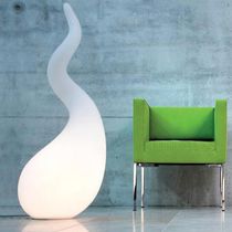 Lampe sur pied / design original / en polyéthylène...