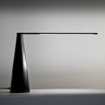 Lampe de table / contemporaine / en aluminium...