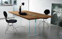 Table contemporaine / en placage de bois...