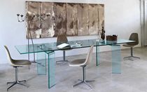 Table à manger contemporaine / en verre...