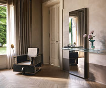 Console contemporaine / en verre bombé /...