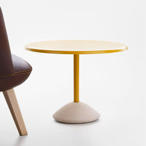 Table basse contemporaine / en frêne / en...