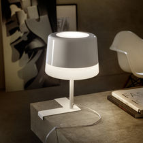 Lampe de table / en acier peint / en polyéthylène...