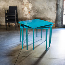 Table contemporaine / en MDF / rectangulaire...