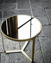 Table d'appoint contemporaine / en métal...