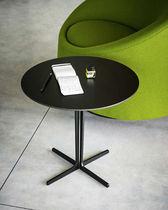 Table d'appoint contemporaine / en métal...