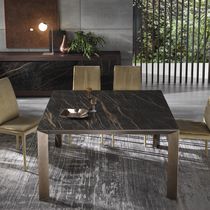 Table à manger contemporaine / en bois laqué...